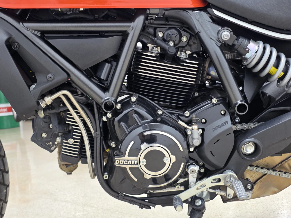 Ducati Scrambler Icon 800 de ocasión - foto 10