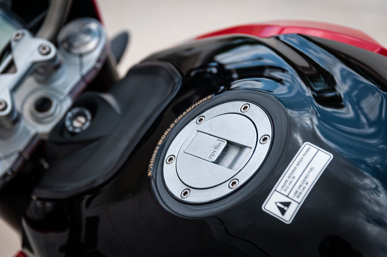 Aprilia Shiver 750 de ocasión - foto 9
