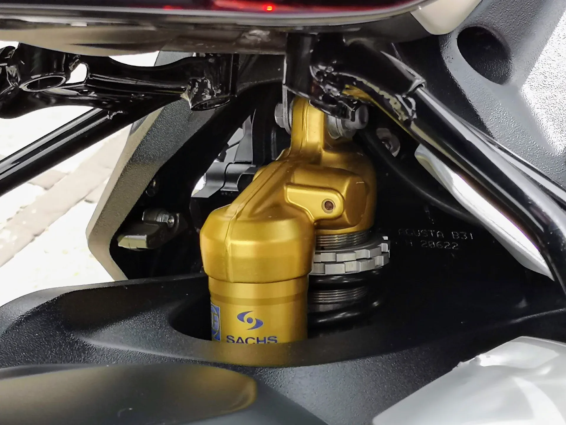 MV Agusta 2517KKS de ocasión - foto 5